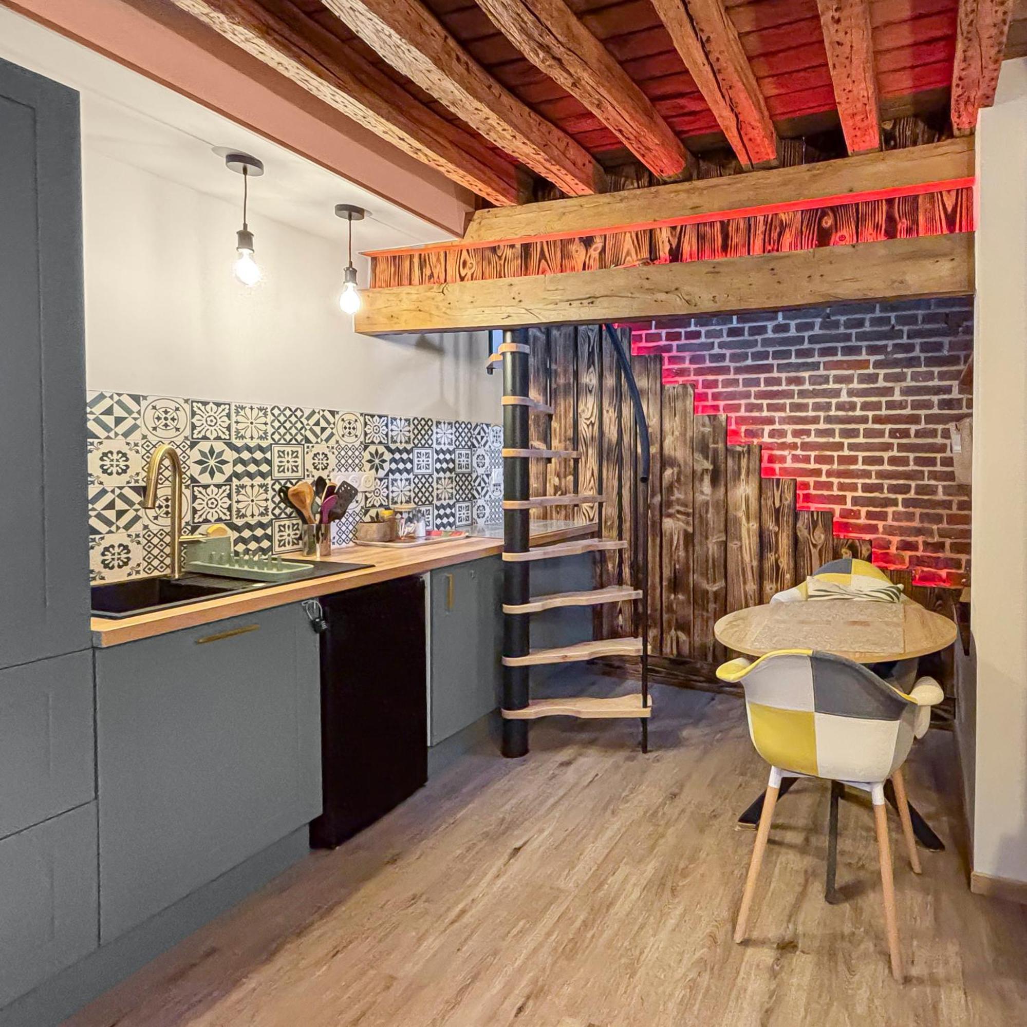 Appartement Duplex Cosy Avec Netflix & Amazon Prime à Beauvais Extérieur photo